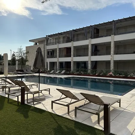 Mgh Luxury - Corte Garden 34 Бардоліно