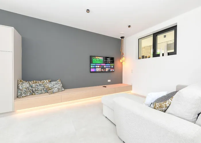 Mgh Luxury - Corte Garden 34 Бардоліно