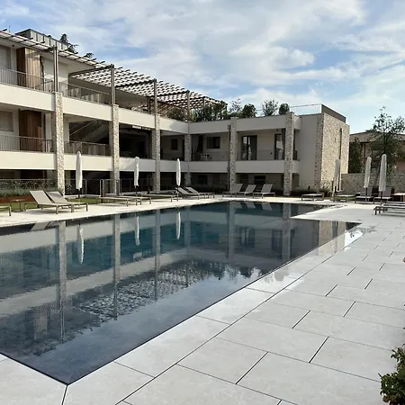 Апартаменти Mgh Luxury - Corte Garden 34 Бардоліно